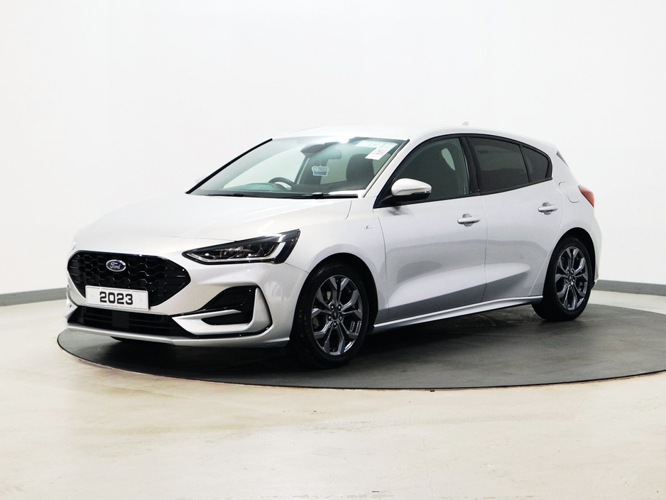 2023 Ford Focus - image 8
