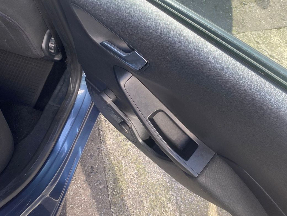 2019 Ford Fiesta - image 29