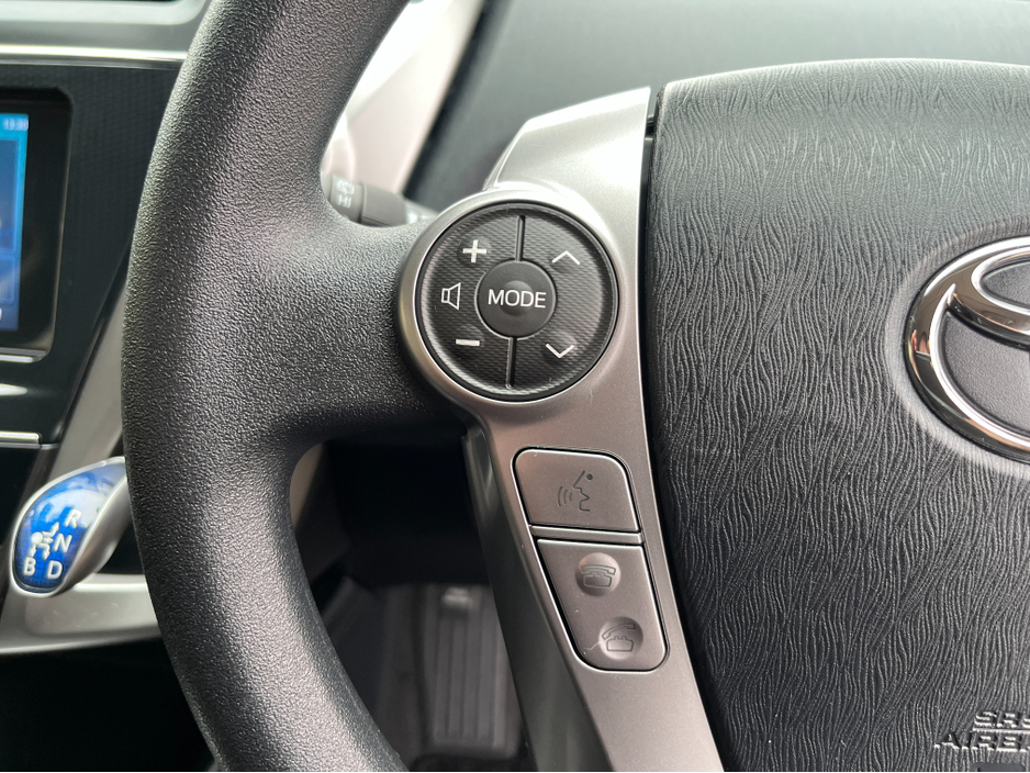 2019 Toyota Prius+ - image 22