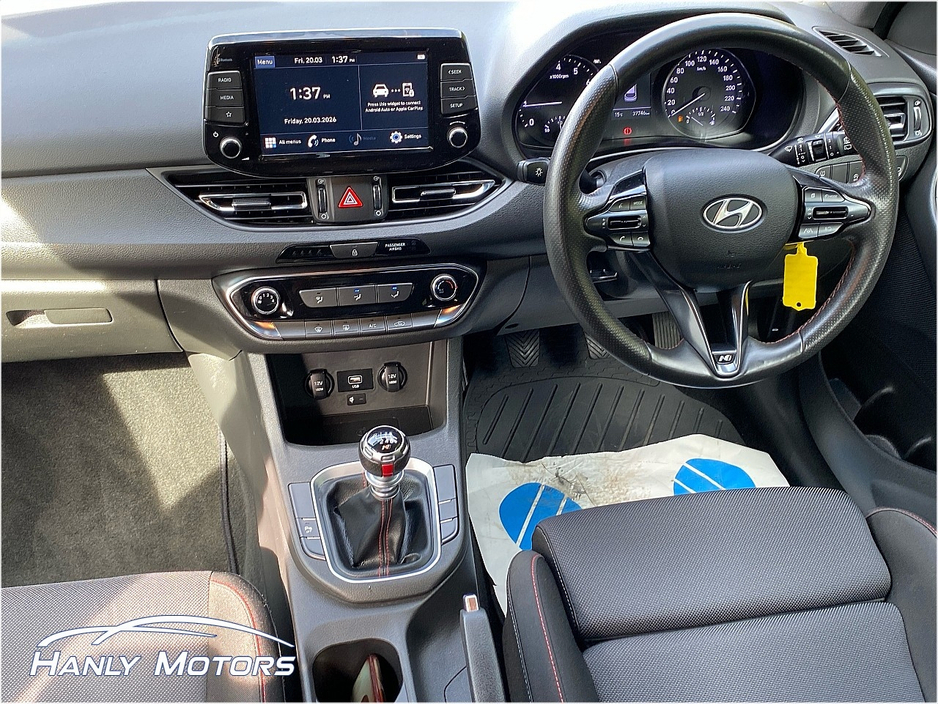 2022 Hyundai i30 - image 16