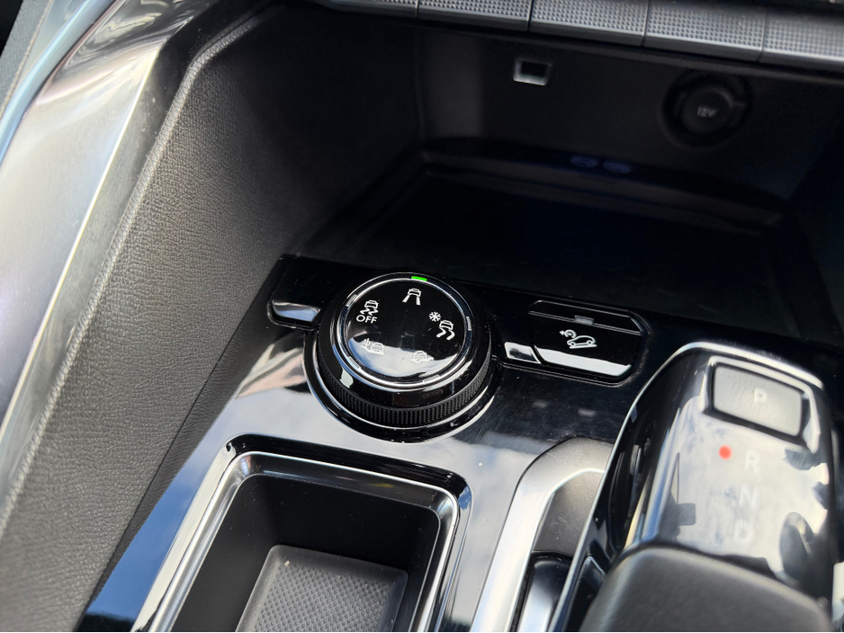 2020 Peugeot 3008 - image 40