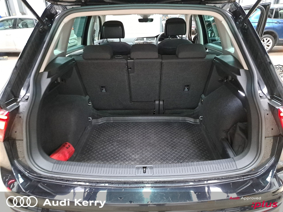 2022 Volkswagen Tiguan - image 23