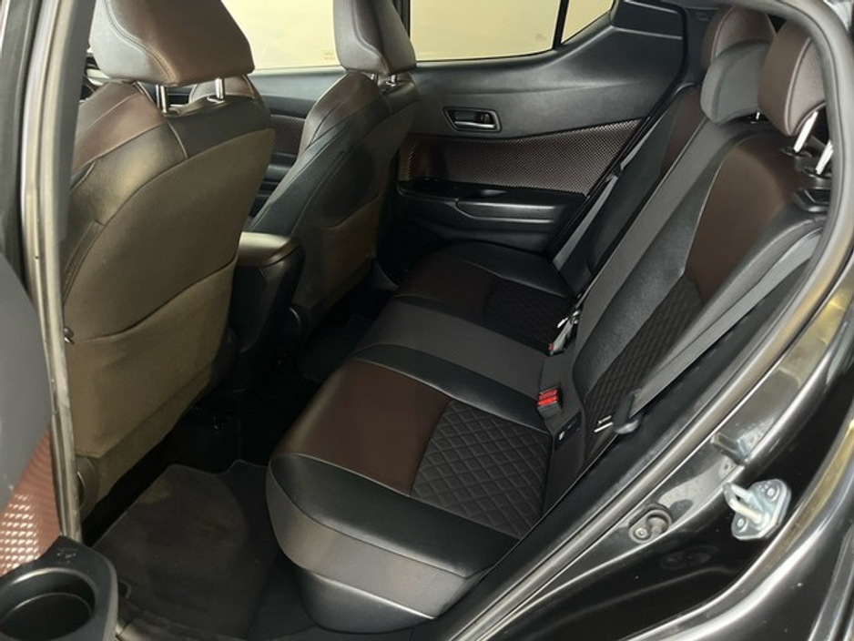 2019 Toyota C-HR - image 7