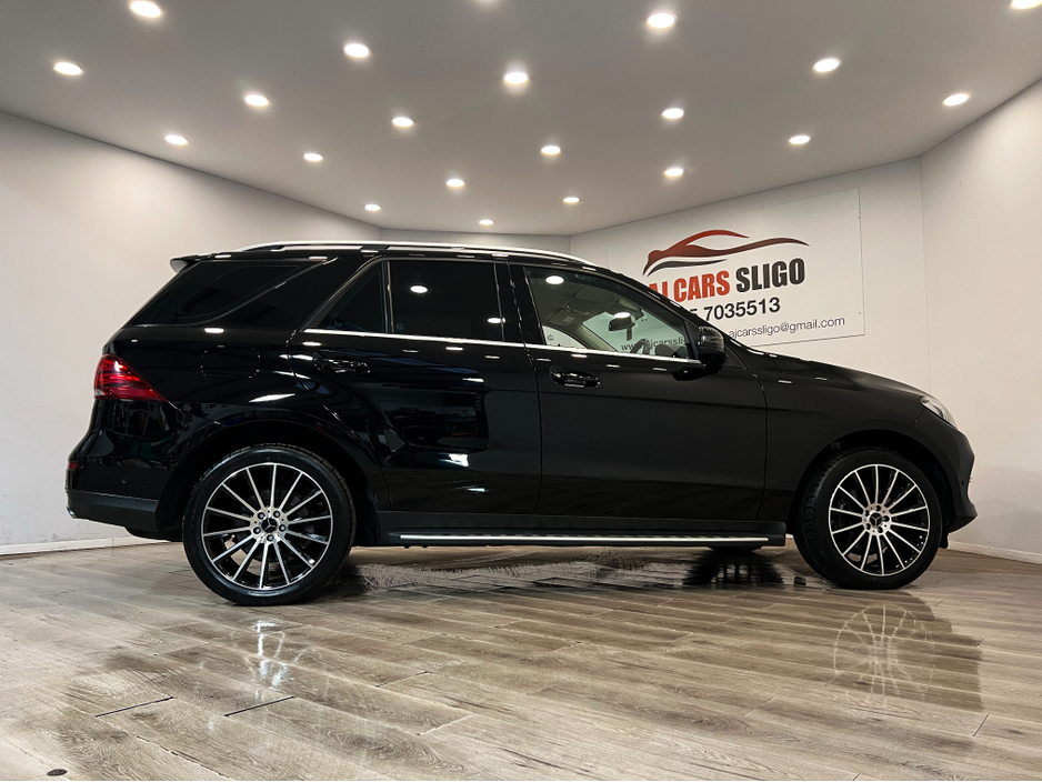 2017 Mercedes-Benz GL Class - image 12