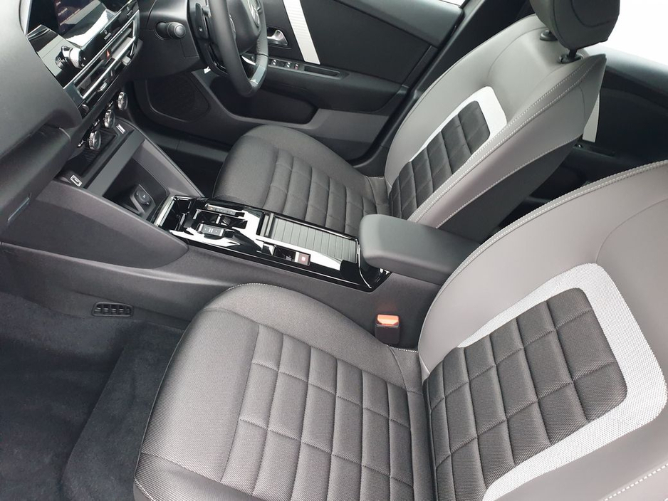 2026 Citroen C4 - image 17