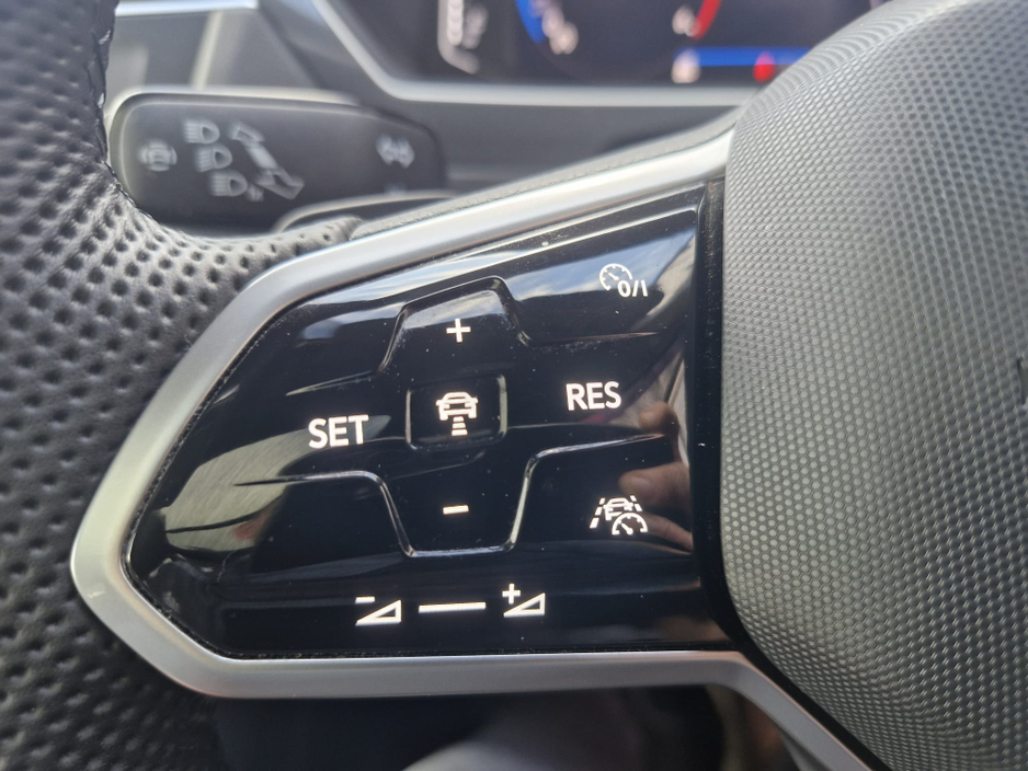 2022 Volkswagen Tiguan R-LINE 2.0 TDI D7F 150HP 5DR AU €41,950