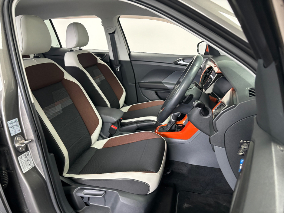 2020 Volkswagen T-Cross - image 5