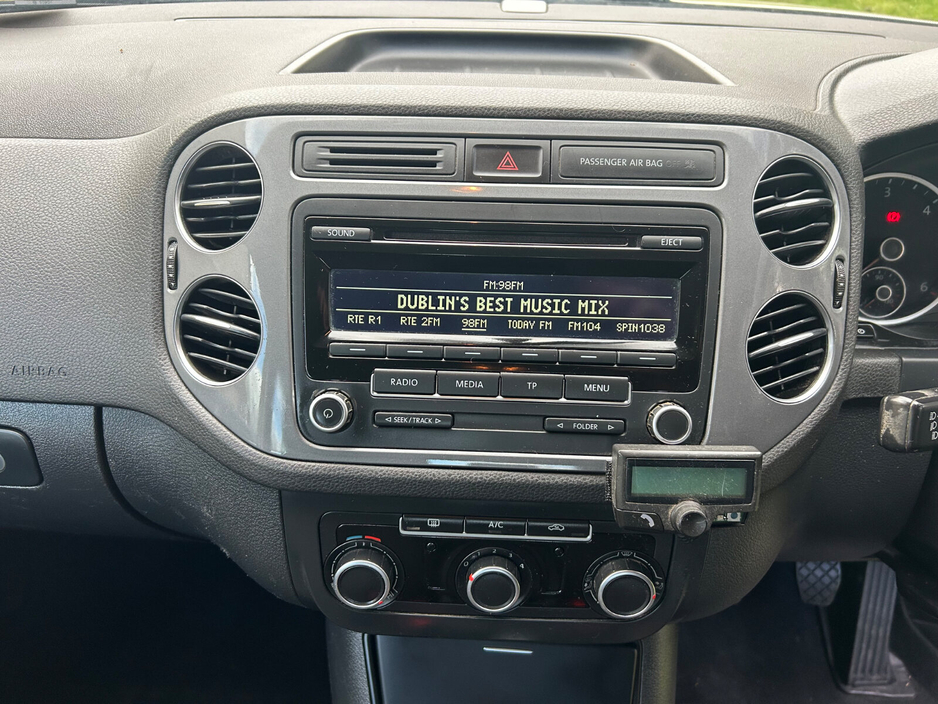 2014 Volkswagen Tiguan - image 17