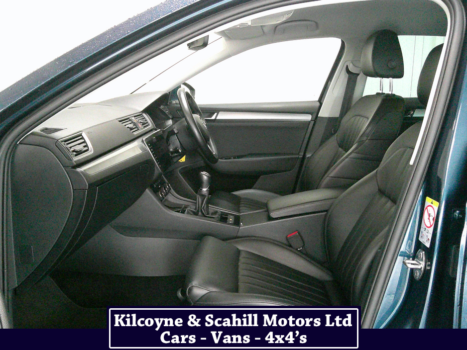 2017 Skoda Superb - image 12