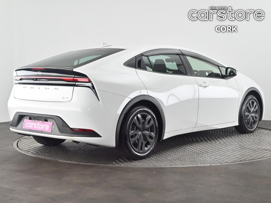 2024 Toyota Prius - image 5