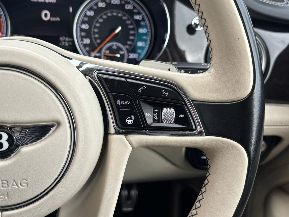 2016 Bentley Bentayga - image 12