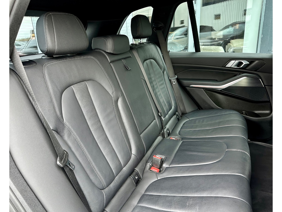 2022 BMW X5 - image 17