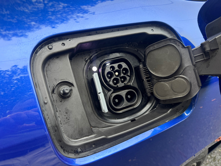 2024 BMW i4 - image 13