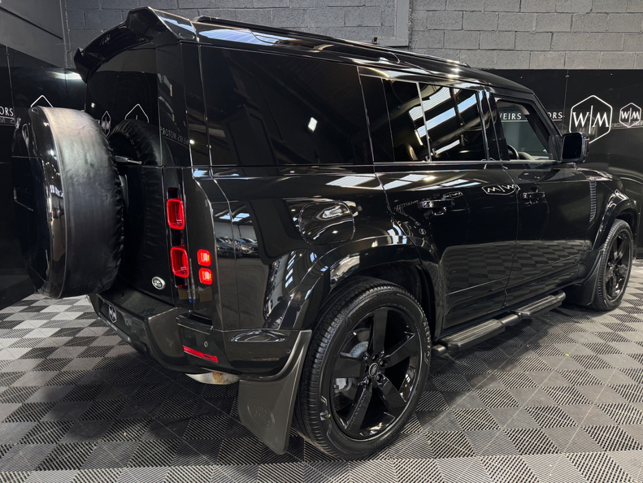 2021 Land Rover Defender - image 9