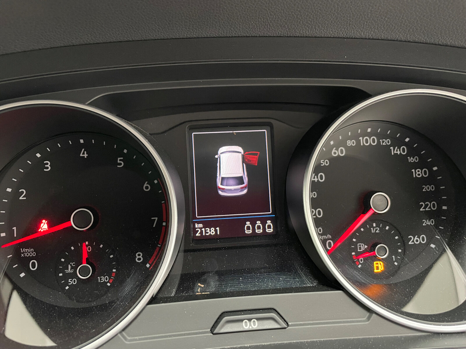 2020 Volkswagen Tiguan - image 12