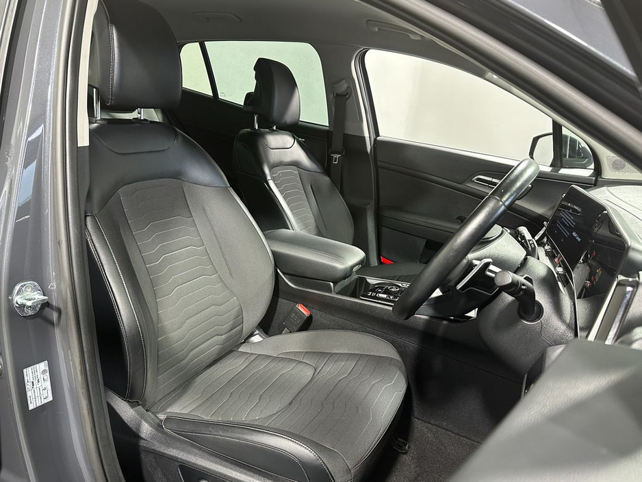 2023 Kia Sportage - image 10