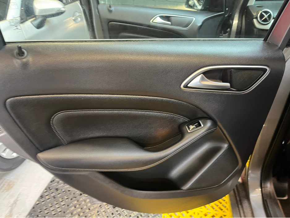 2016 Mercedes-Benz B Class - image 19