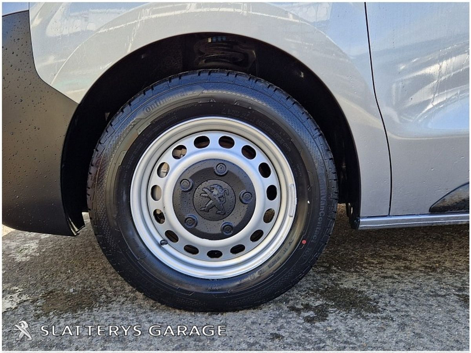 2024 Peugeot Expert - image 13