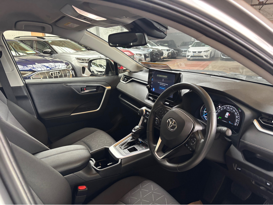 2024 Toyota Rav4 - image 13