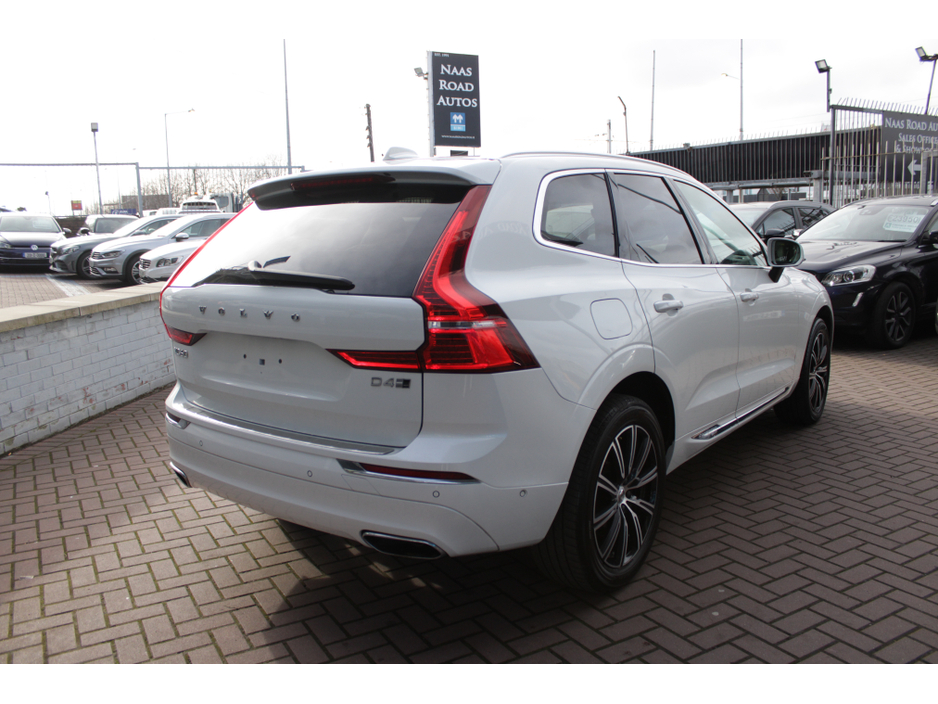 2020 Volvo XC60 - image 4