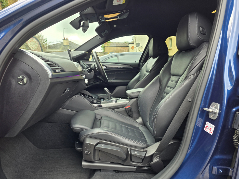 2019 BMW X4 - image 12