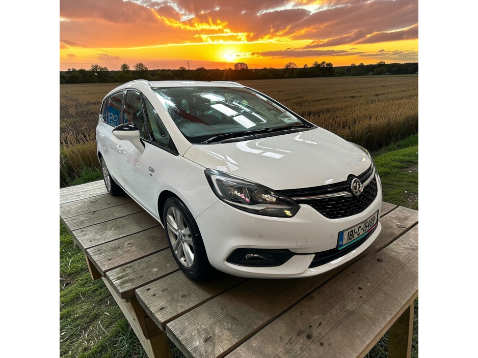 2018 Vauxhall Zafira - image 9