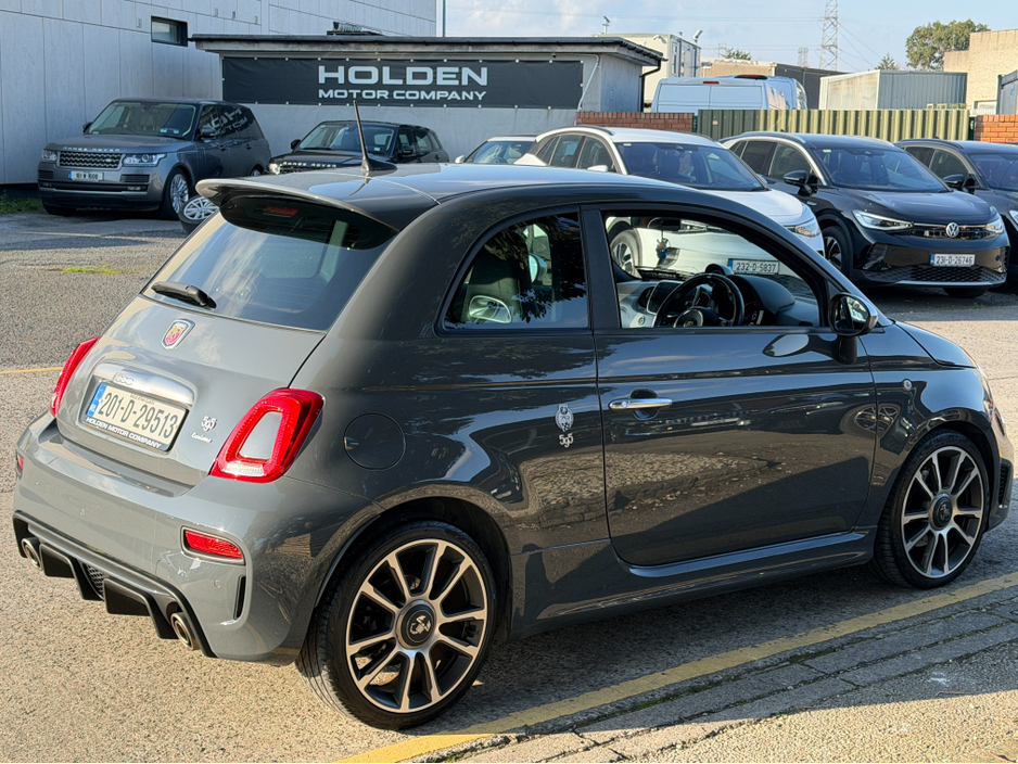 2020 Fiat Abarth - image 8