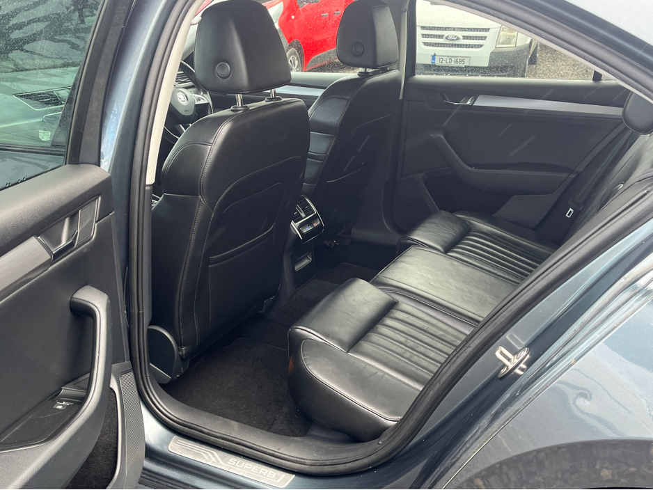 2018 Skoda Superb - image 11
