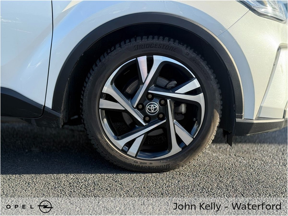 2023 Toyota C-HR 1.8 HYBRID SPORT €24,885