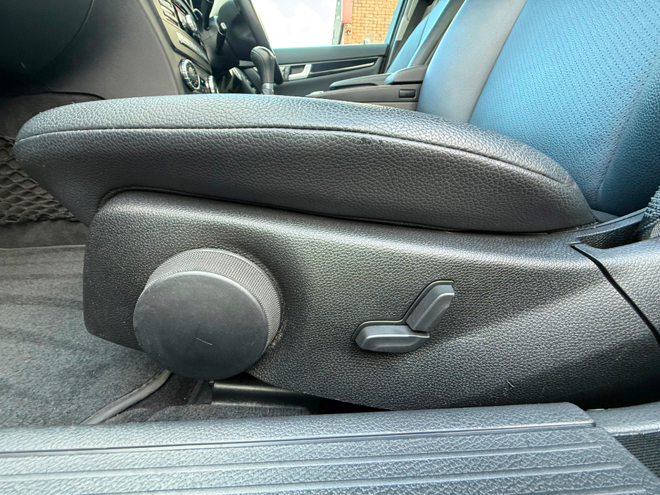 2014 Mercedes-Benz C Class - image 20