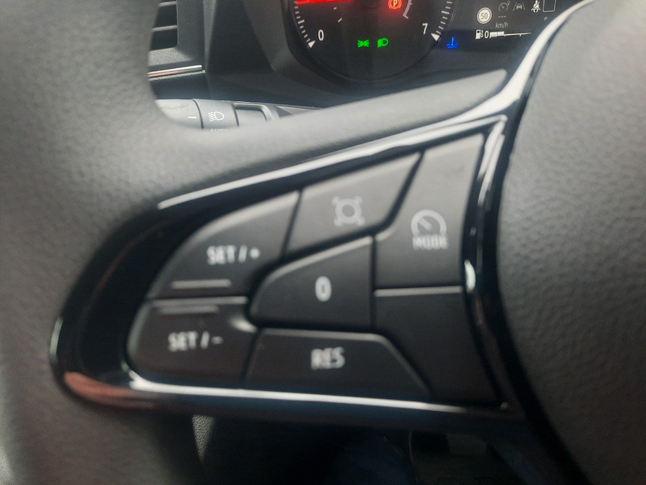 2026 Nissan Interstar - image 18