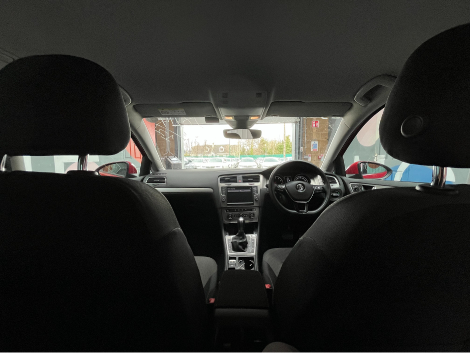 2017 Volkswagen Golf - image 13