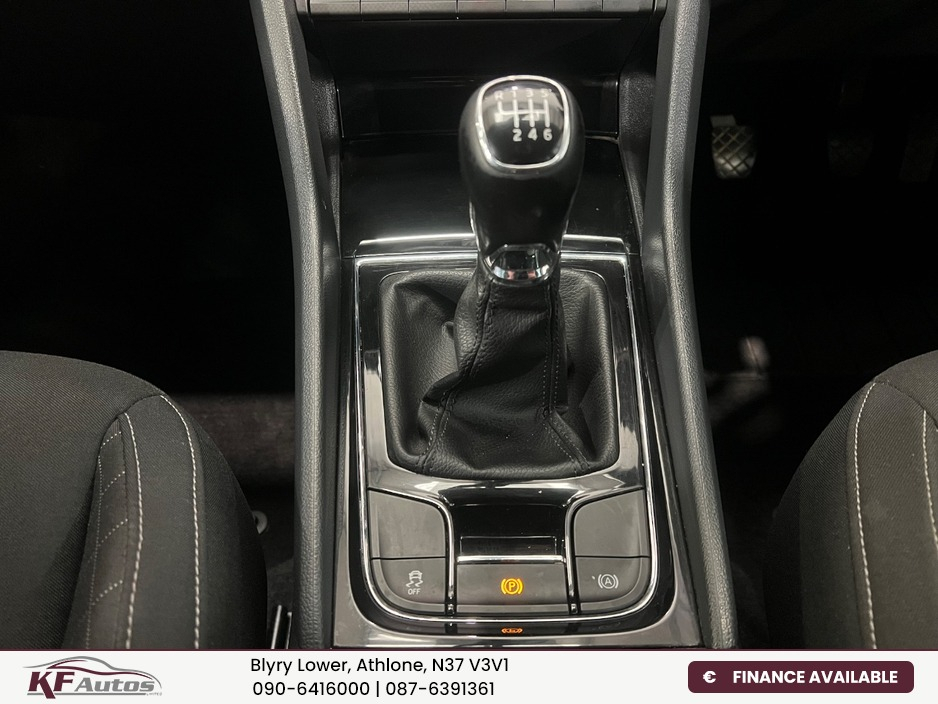 2020 Skoda Karoq - image 28