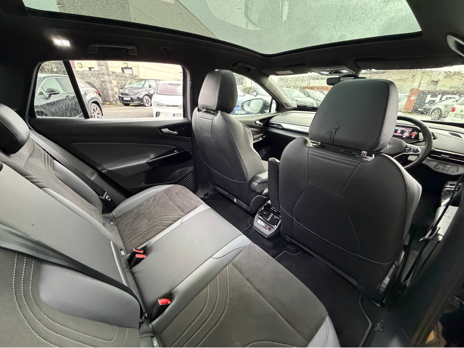 2023 Volkswagen ID.4 PANORAMIC ROOF..PURE..52KWH.. €23,900
