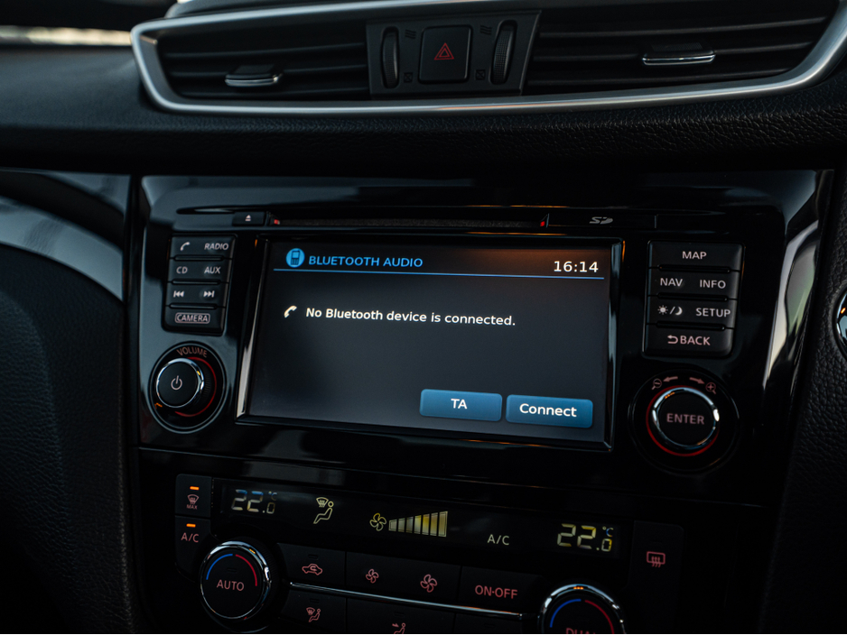 2017 Nissan Qashqai 2017 Qashqai 1.2/1 owner/High spec/1yr warranty €15,888