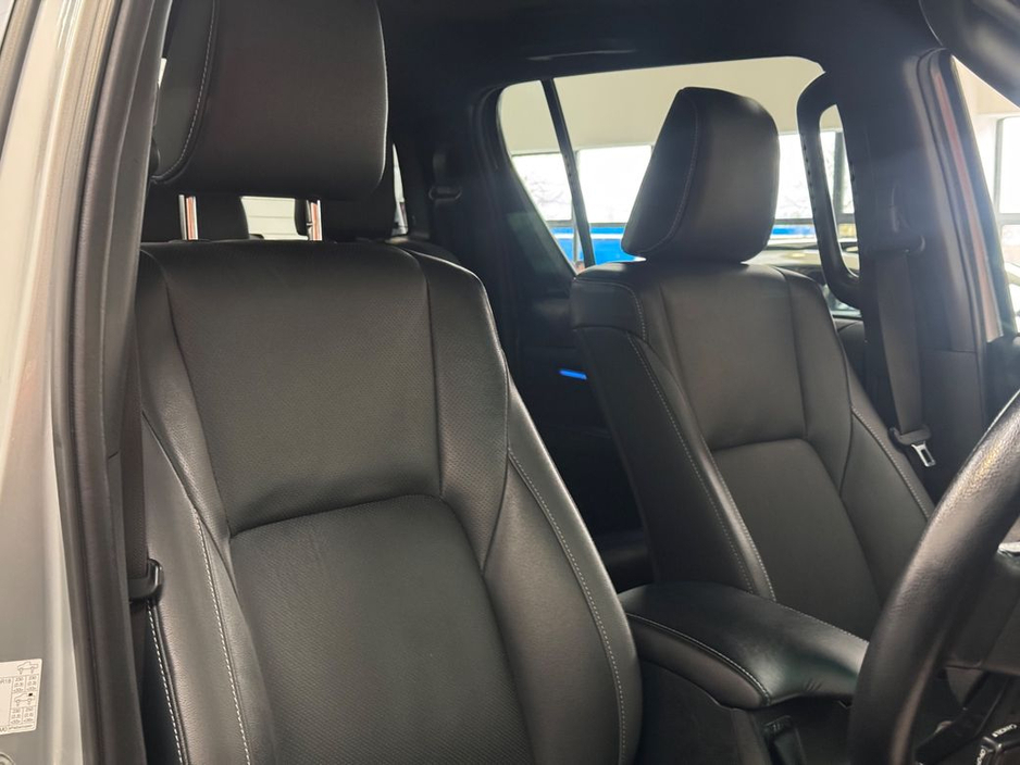 2023 Toyota Hilux - image 20