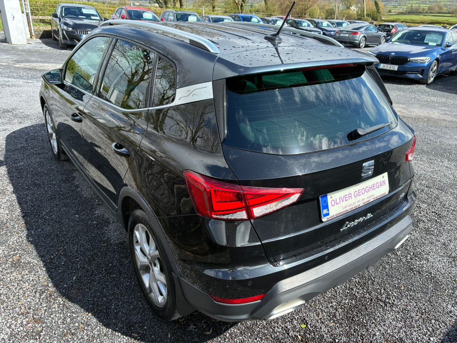 2023 SEAT Arona - image 3