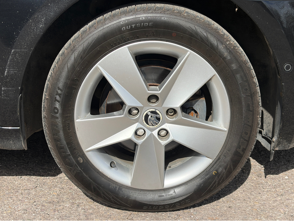 2016 Skoda Octavia - image 10