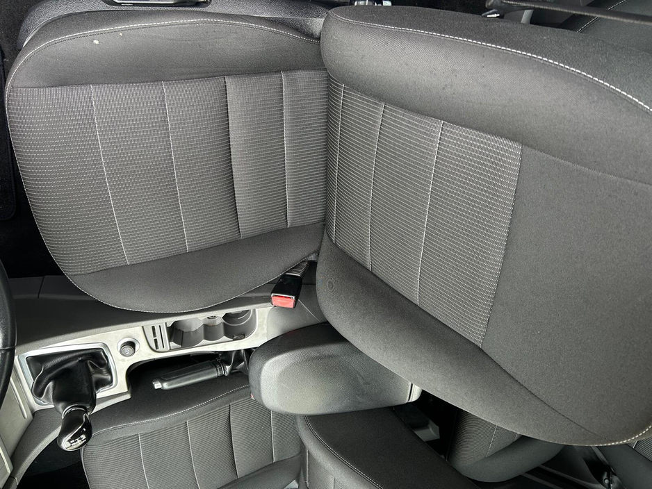 2011 Ford Focus - image 15