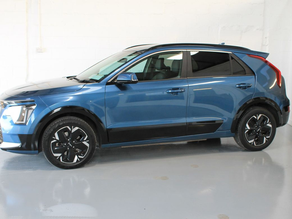 2023 Kia Niro - image 4