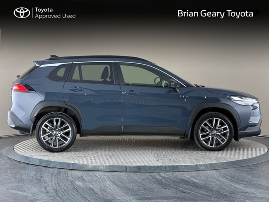 2025 Toyota Corolla Cross - image 3