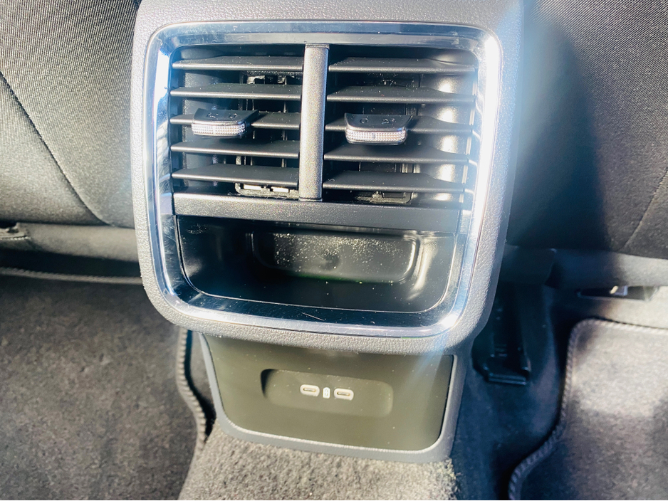 2021 Skoda Octavia - image 29