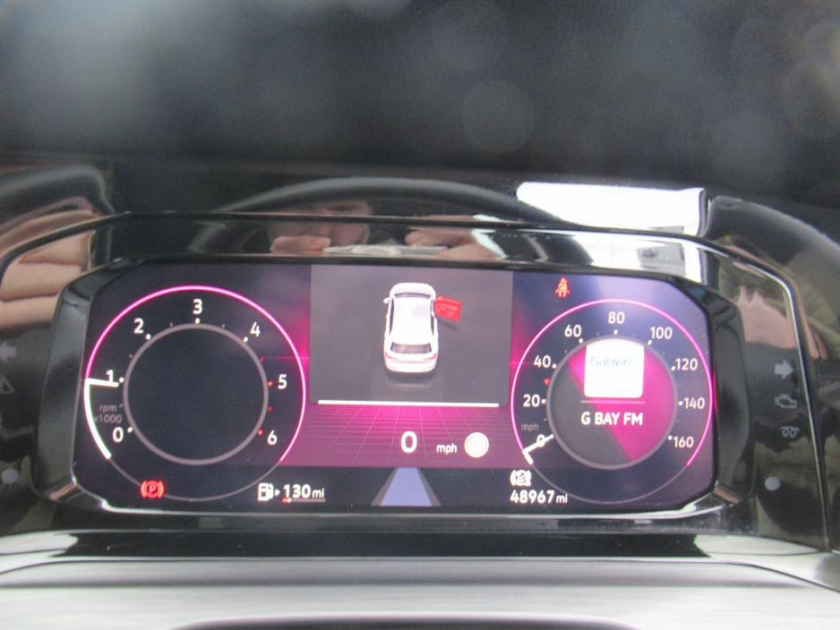 2021 Volkswagen Golf - image 13