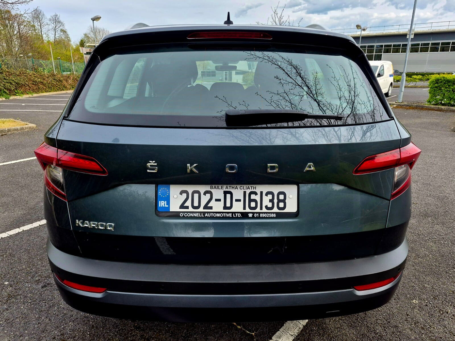 2020 Skoda Karoq - image 12