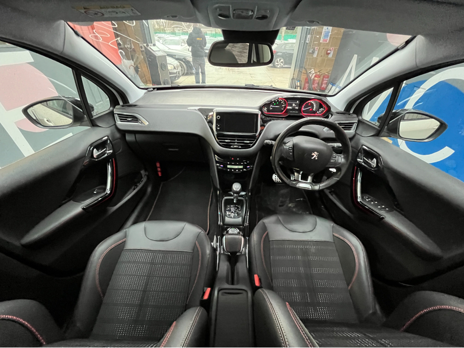 2018 Peugeot 2008 - image 14