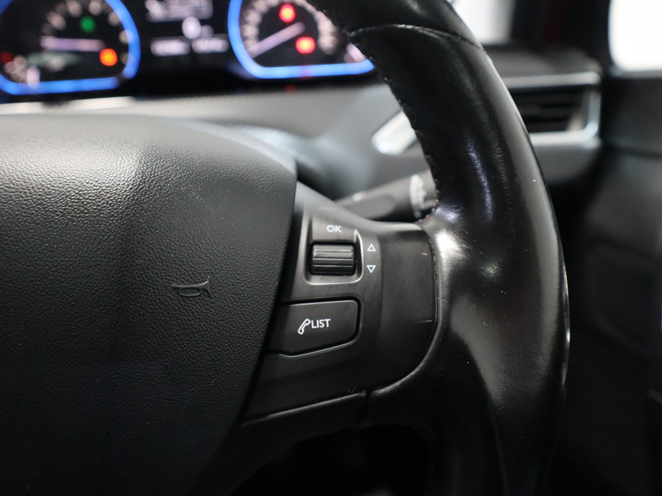 2018 Peugeot 2008 - image 16