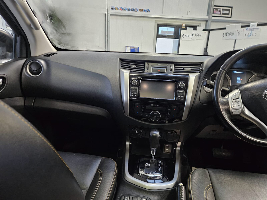 2019 Nissan Navara - image 12
