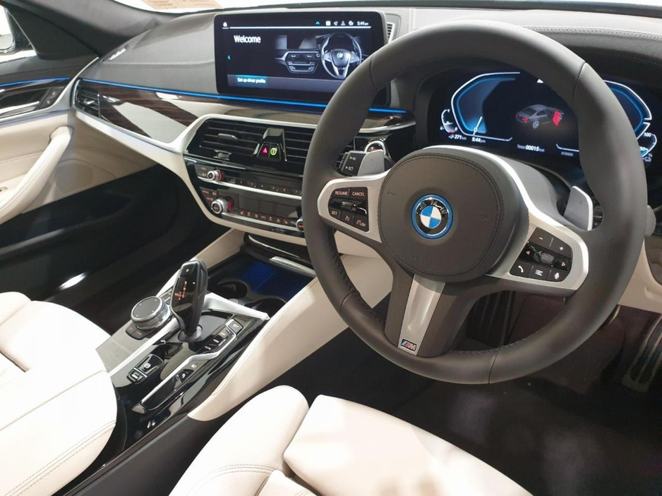2022 BMW 5 Series 530e M Sport Saloon €44,950