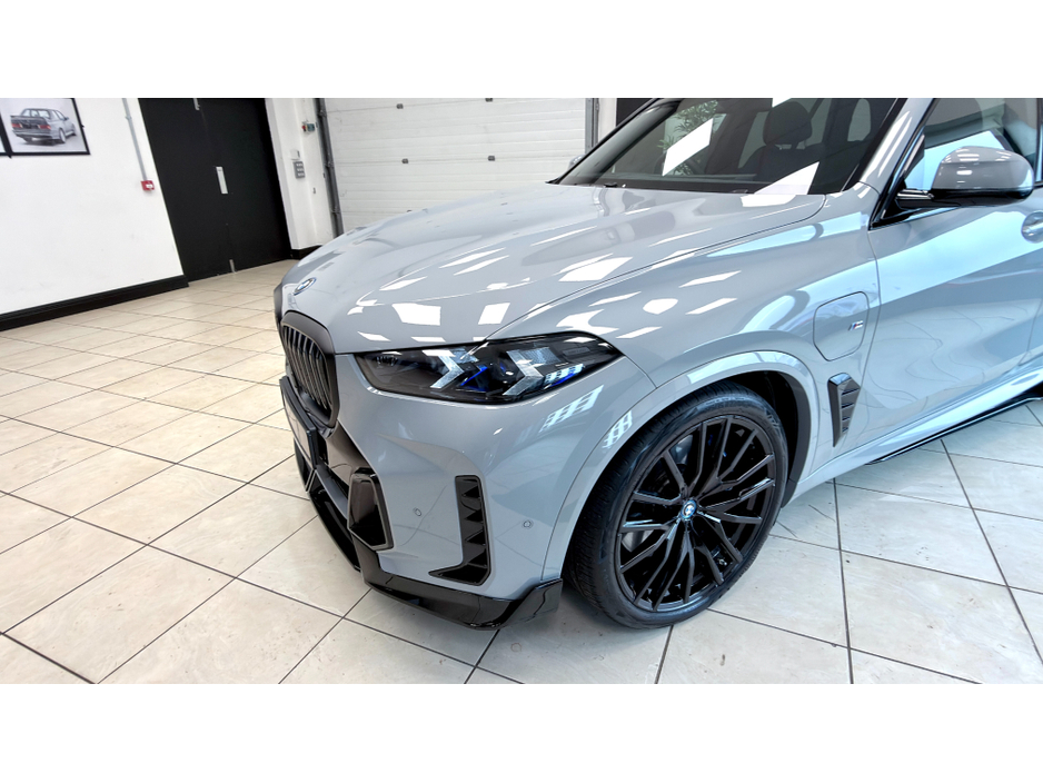 2025 BMW X5 - image 7