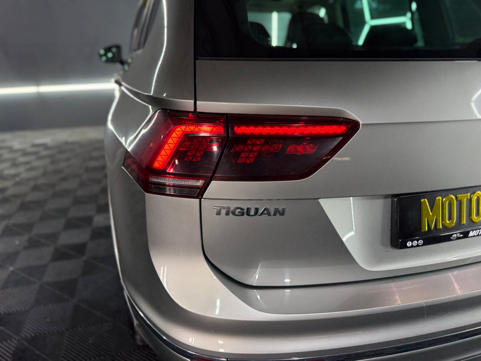 2018 Volkswagen Tiguan - image 12